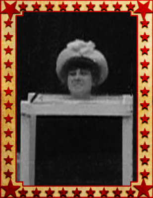 "E eu não tenho um corpo que pode se juntar do jeito que o seu faz. E daí? Eu estou viva, eu consigo sentir, eu posso falar, eu posso cantar."

Encante-se com a aberração do Grupo Herman Fuller, "A Cabeça Viva", escrito por Crayne, tradução de Sr Editor.

scp-pt-br.wikidot.com/the-living-head