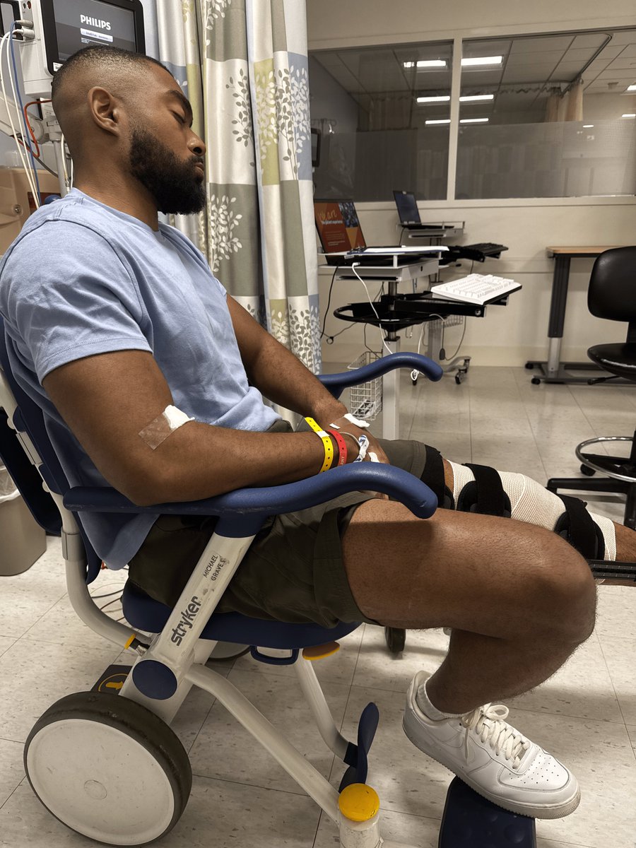 I’m back at the drawing board again.

A couple weeks ago, I came out of basketball retirement.

Beautiful Saturday.

My business partner and I had just wrapped some in-person outreach.

4 vs 4.
Third play.
First game in.
Teammate airballs over the fence.

I go for a light