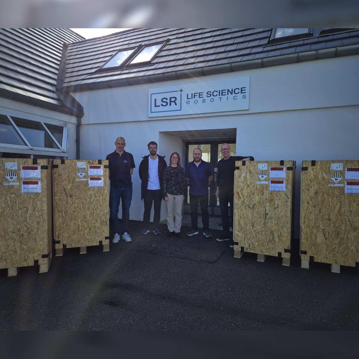 We just shipped new ROBERT® units to Singapore and the USA, marking another step forward in our commitment to advancing rehabilitation and improving patient care worldwide. 🇸🇬🇺🇸

We are proud to support clinicians around the world in enhancing patient outcomes. 🤝