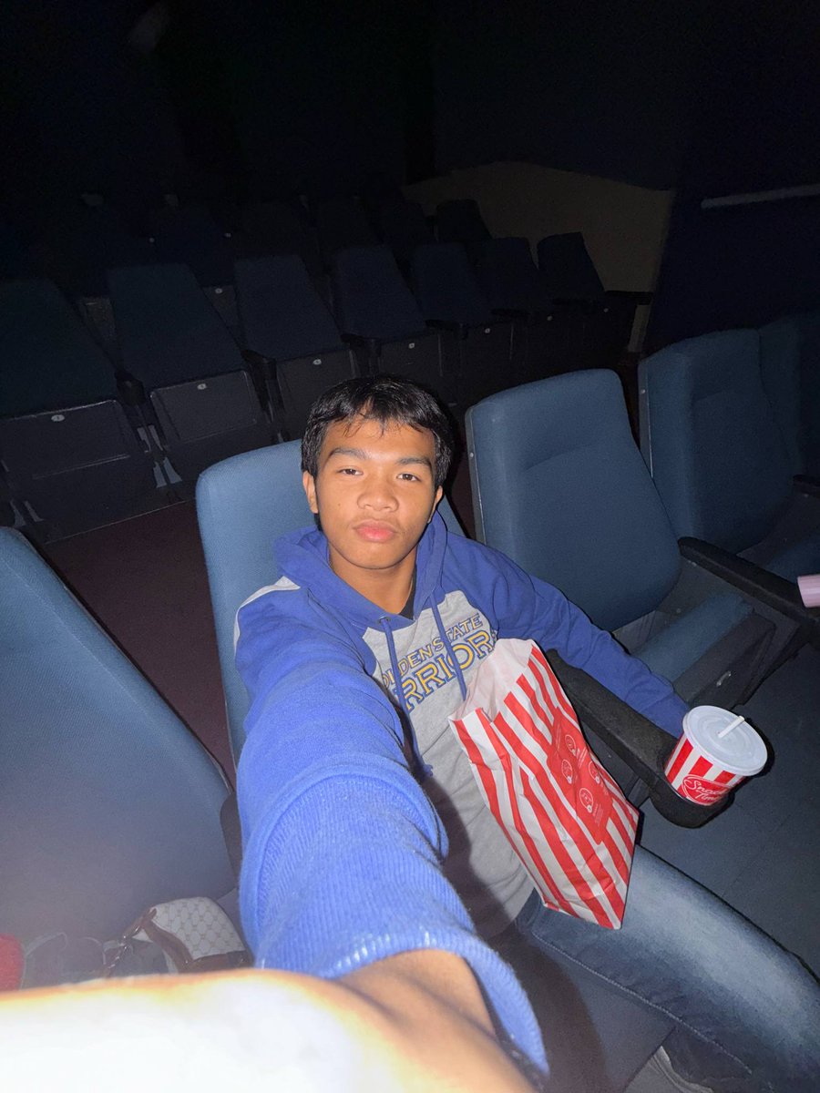 theycallmedlar's tweet photo. Cinema therapy. https://t.co/bUh29xrDTV