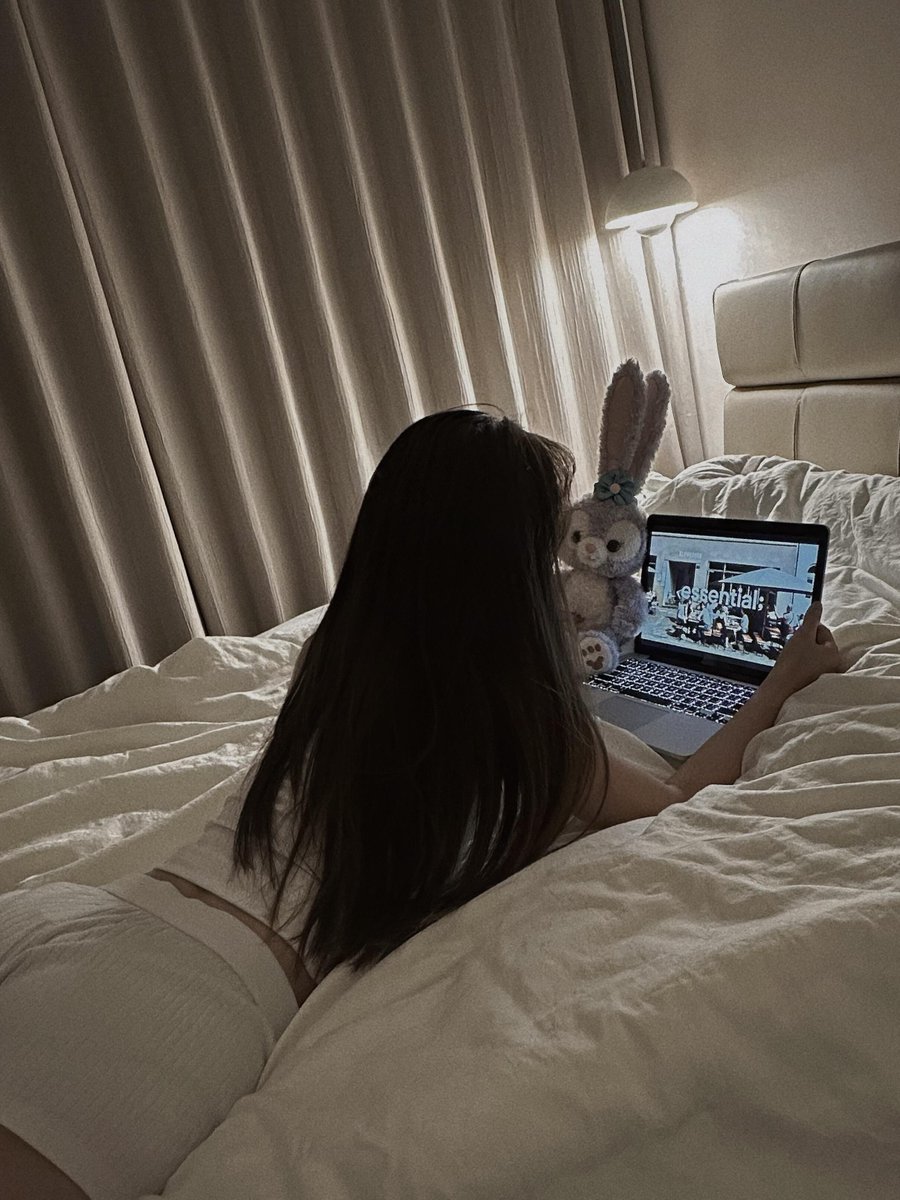 lijaz101's tweet photo. Not everyone likes me, but not everyone matters.                                                                                                                     11. #GirlStyle
12. #GirlVibes
13. #GirlMagic
14. #GirlSneakers
15. #GirlFashion https://t.co/C3XoDBXFWQ