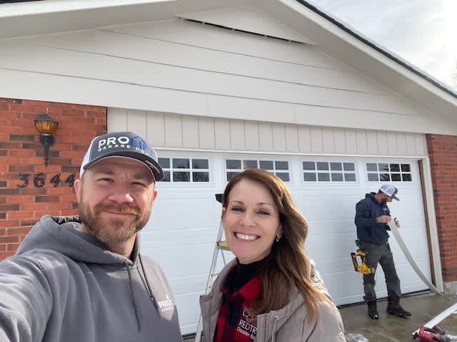 Proliftidaho's tweet image. Transform your home&apos;s look with a stunning new garage door! 😍 

#ProLiftDoors #HomeImprovement #GarageDoorUpgrade #CurbAppealBoost #PropertyValue #DesignInspiration

RCE-64758