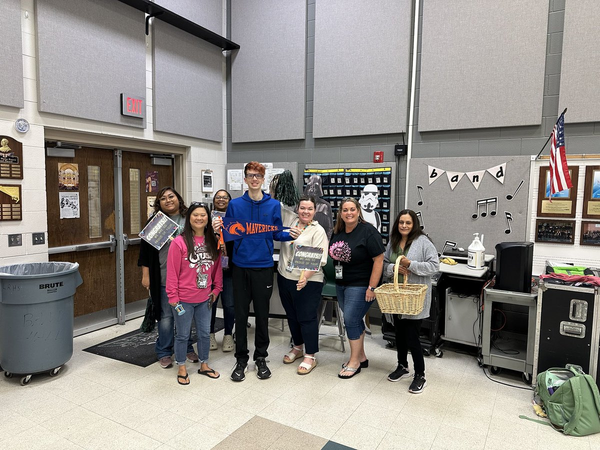 LRHSCounselors tweet media