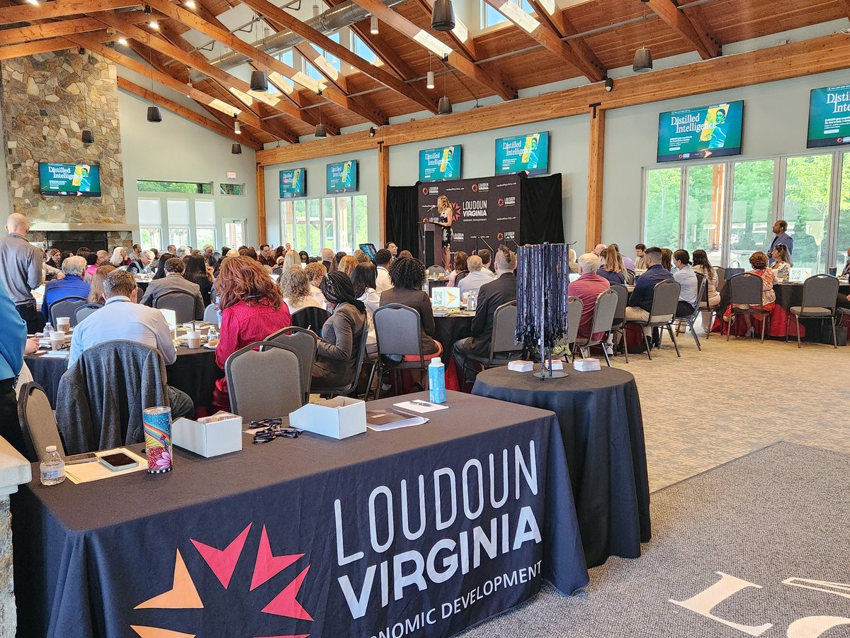 We have a PACKED HOUSE at the 2025 Small Business Summit this morning! One of our esteemed guest speakers, Rohit Bhargava, has taken the stage and is delivering his powerful message about “non-obvious” secrets of better marketing. There's more to come as the day progresses!