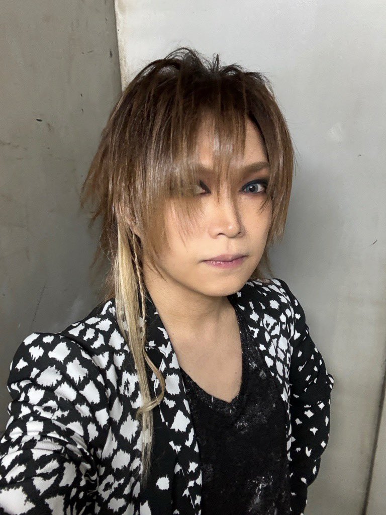kiryuintw's tweet photo. CRUSH OF MODE-G.W. SPLASH'25-
出演させていただきました!皆さんありがとうございました🙏
クラッシュオブモード何年か出させてもらっているので皆さん顔見知りになって来たよ✨
今後とも宜しくお願いします😊
付け毛は女々しくての最後サビで盛大に口の中にかぶり付くかのようにダイブしました🤤笑 https://t.co/YaNdGf0Sot