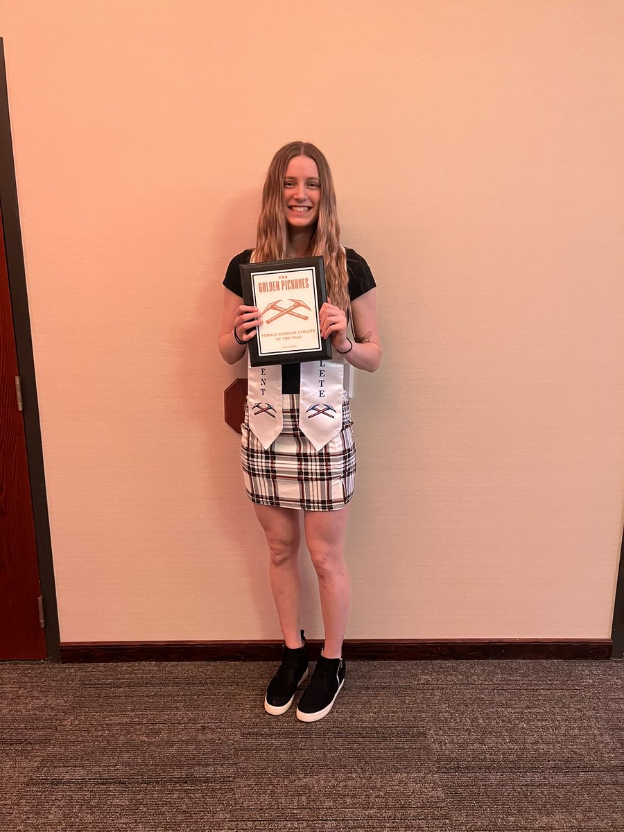 Had a great time last night at the Golden Pickaxes! ⛏️🤩💙🧡

Huge congrats to Brynlee Nelson, named Female Scholar Athlete of the Year — a true example of excellence on and off the court!