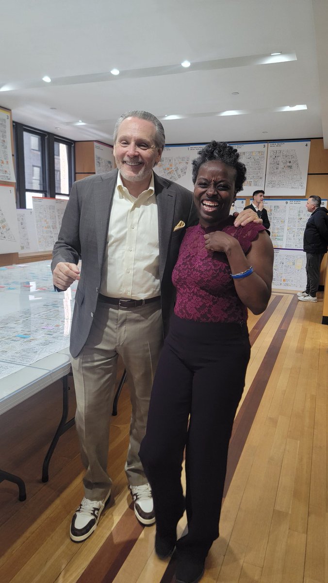 Happy birthday <a href="/BobKnakal/">Bob Knakal | NYC Investment Sales</a> 
Who said Boston and NY couldn't get along?! See you in game 2! ☘️