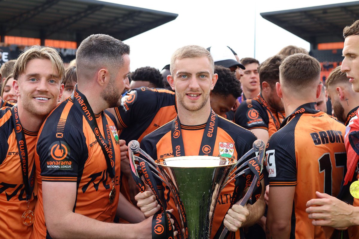 2024/2025✅ a season to always remember. Can’t thank the team and the fans enough ❤️🐝