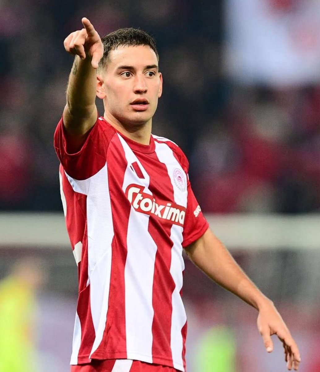 ⚔️🌟 Santiago Hezze es el volante con más pases precisos al último tercio/90' [11.8] y mejor % de éxito en duelos defensivos [67%] en el fútbol de Grecia 24/25.

23 años.🪄