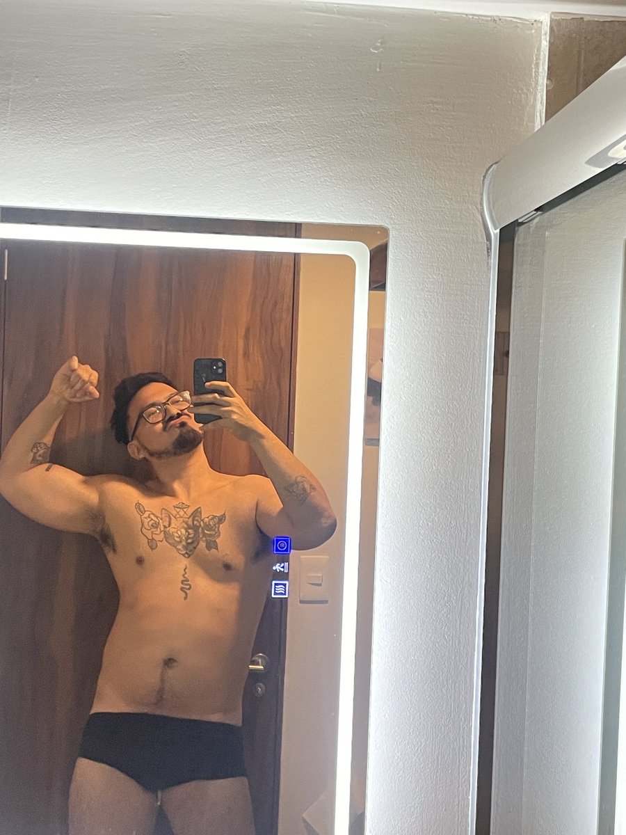 Electra Heart 🖤 tweet media