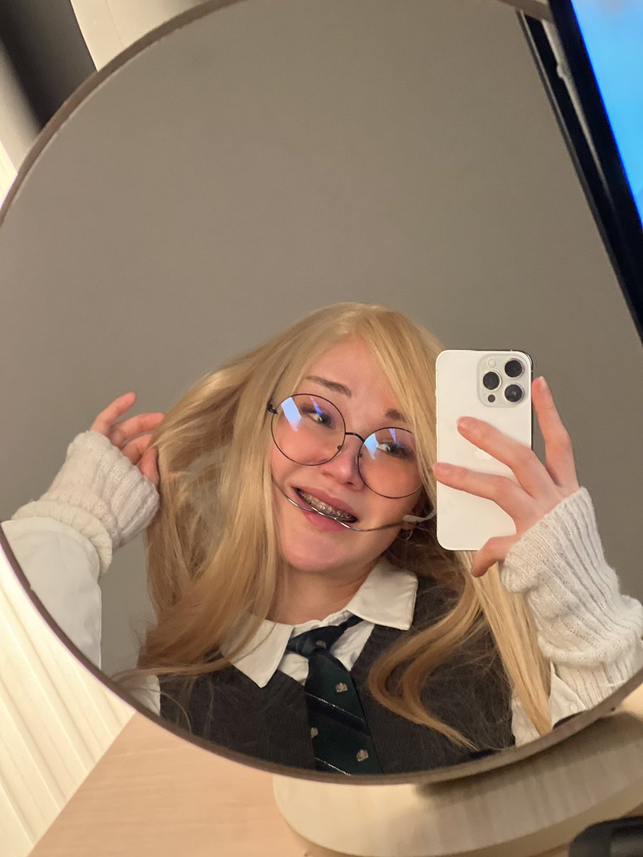 🤓 your face=my seat