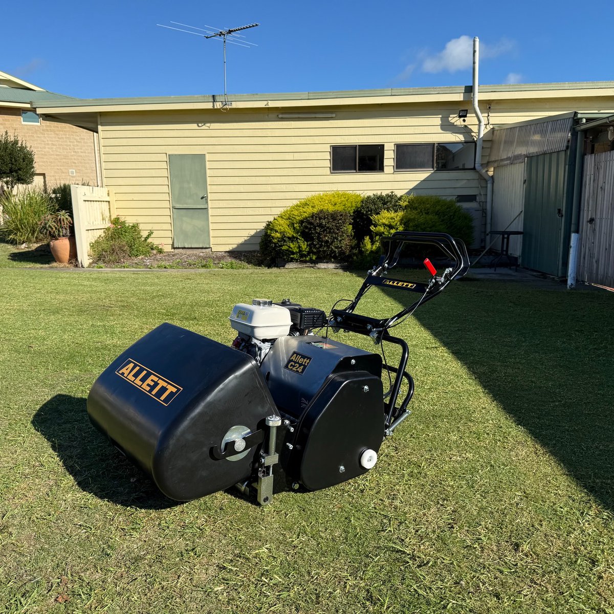 Allett Mowers (@allettmowers) on Twitter photo A successful demonstration turns into a long term investment for a Bowls club in Australia! This unit was recently delivered and installed with the 10 Bladed Cutting Cylinder, Verticut and Turf Rake Cartridge by our Australian distributor <a href="/AdeTurf/">ADETurfEquipment</a> allett-au.com A successful demonstration turns into a long term investment for a Bowls club in Australia! This unit was recently delivered and installed with the 10 Bladed Cutting Cylinder, Verticut and Turf Rake Cartridge by our Australian distributor <a href="/AdeTurf/">ADETurfEquipment</a> allett-au.com