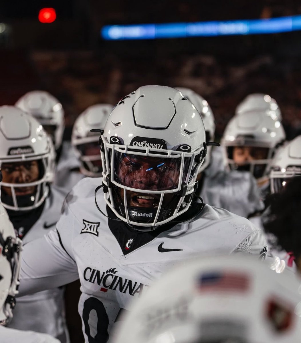 Jaxon.holly (@holly_jaxon) on Twitter photo After a great conversation with <a href="/coach_stepp/">Coach Stepp</a> I'm blessed to receive an offer from <a href="/GoBEARCATS/">Cincinnati Bearcats</a> thank you!!⚫️🔴<a href="/AHSFootball/">Alpharetta Raiders Football</a> <a href="/Mhoward38/">Marcus Howard</a> <a href="/JasonKervin/">raiders4theWIN</a> <a href="/CoachLandis22/">Brian Landis</a> <a href="/AlphaProspects/">Alpharetta Football Prospects</a> <a href="/JoeMento/">Joe Mento</a> <a href="/JeremyO_Johnson/">Jeremy Johnson</a> <a href="/ChadSimmons_/">ChadSimmons</a> <a href="/RustyMansell_/">Rusty Mansell</a> <a href="/On3Recruits/">On3 Recruits</a> <a href="/247recruiting/">247Sports Recruiting</a> <a href="/RivalsFriedman/">Adam Friedman</a> After a great conversation with <a href="/coach_stepp/">Coach Stepp</a> I'm blessed to receive an offer from <a href="/GoBEARCATS/">Cincinnati Bearcats</a> thank you!!⚫️🔴<a href="/AHSFootball/">Alpharetta Raiders Football</a> <a href="/Mhoward38/">Marcus Howard</a> <a href="/JasonKervin/">raiders4theWIN</a> <a href="/CoachLandis22/">Brian Landis</a> <a href="/AlphaProspects/">Alpharetta Football Prospects</a> <a href="/JoeMento/">Joe Mento</a> <a href="/JeremyO_Johnson/">Jeremy Johnson</a> <a href="/ChadSimmons_/">ChadSimmons</a> <a href="/RustyMansell_/">Rusty Mansell</a> <a href="/On3Recruits/">On3 Recruits</a> <a href="/247recruiting/">247Sports Recruiting</a> <a href="/RivalsFriedman/">Adam Friedman</a>