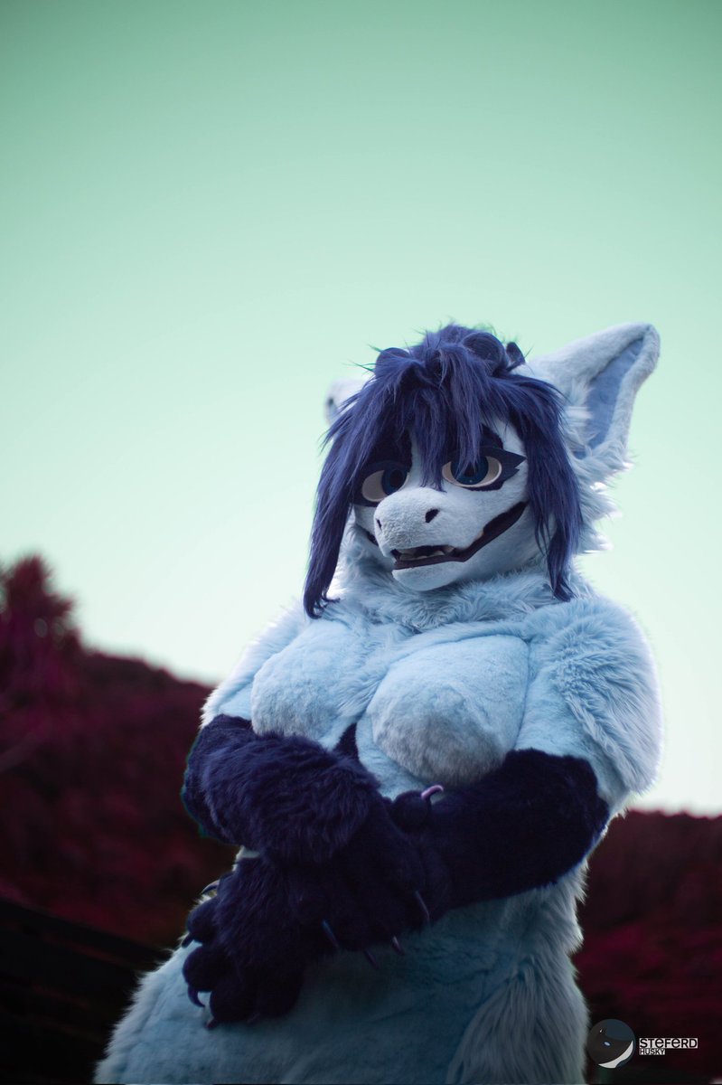 So cool to see my fursuit in a photo! :3

📸 - <a href="/SteferdH/">Steferd Steffanie (Hesk/yeen) 📷|💪| 🏳️‍⚧️|🎷</a>