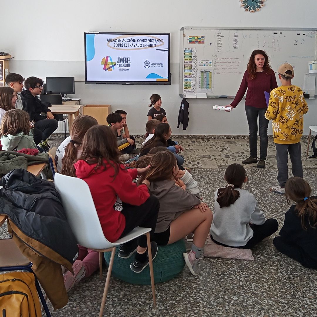 🎭 Cerramos 'Aulas en Acción' en CEIP Les Arrels (Elche) con #TeatroForo. ¡Gracias a tod@s y al Ayuntamiento de Elche!  ✨🎭

----------------------------------

 🎭 Tanquem 'Aules en Acció' al CEIP Les Arrels (Elx) amb #TeatreFòrum. Gràcies a tothom i a l’Ajuntament d’Elx ! ✨🎭