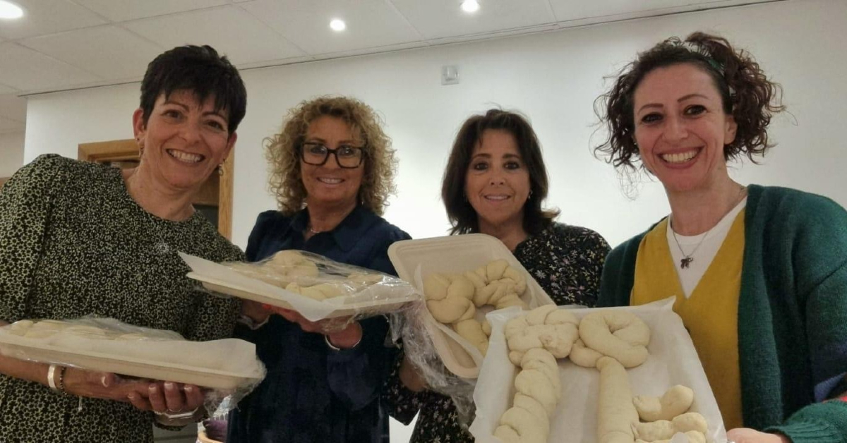 🍞✨ On Thursday 24th April, our Schissel Challah Bake brought together communities in Manchester and Leeds to raise vital funds for our Chai in Schools Programme 💜.

Both events were a great success - attendees took home beautiful, key-shaped challahs to bake for Shabbat!💫