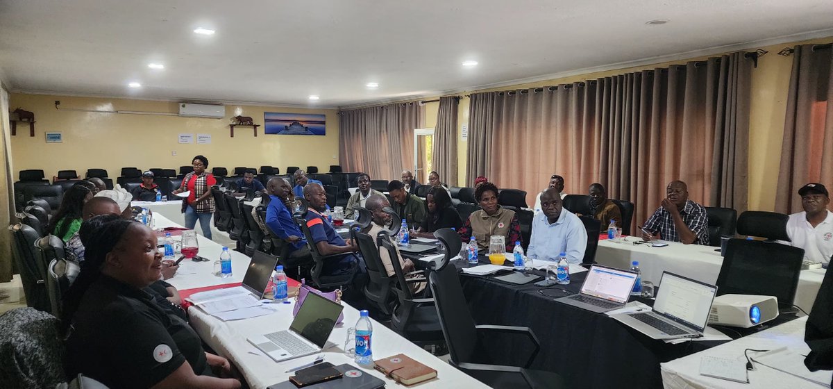ZrcsRed's tweet image. @ZrcsRed is reviewing its constitution to strengthen transparency &amp;amp; service to humanity. Last week  the first session was held in the Northern Region (Mash East, Manicaland, Mash Central &amp;amp; West) And now in Bulawayo for the Southern Region session.