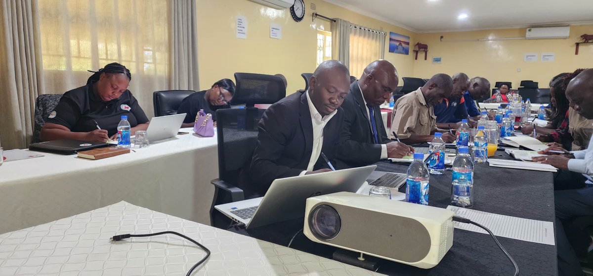 ZrcsRed's tweet image. @ZrcsRed is reviewing its constitution to strengthen transparency &amp;amp; service to humanity. Last week  the first session was held in the Northern Region (Mash East, Manicaland, Mash Central &amp;amp; West) And now in Bulawayo for the Southern Region session.