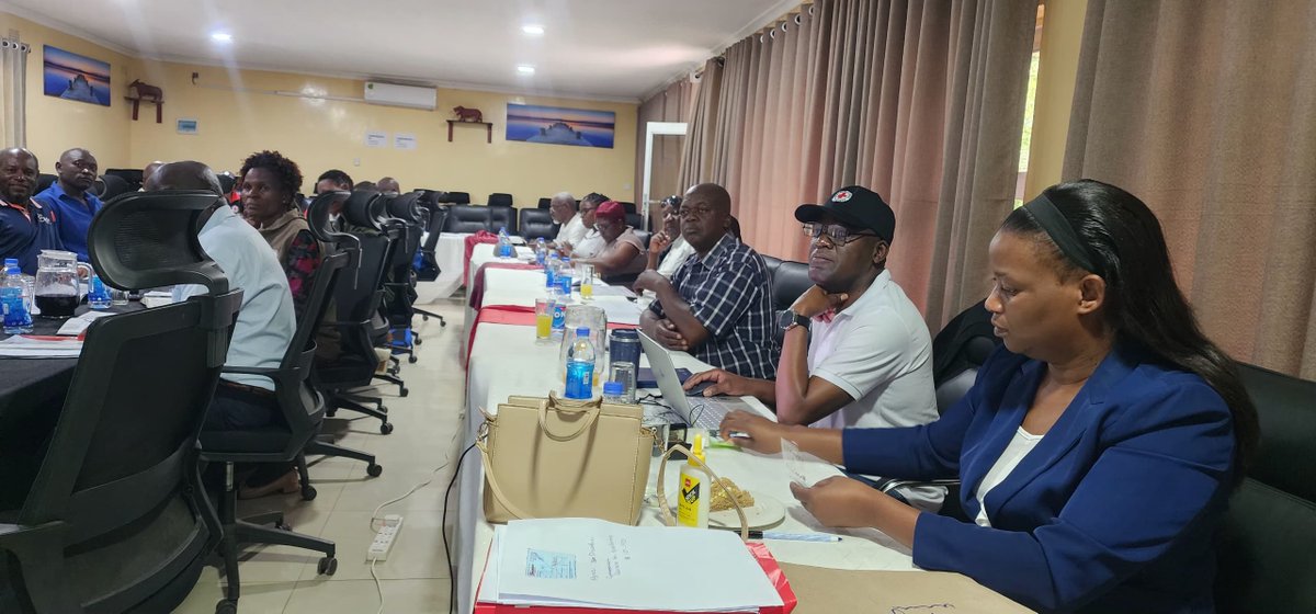 ZrcsRed's tweet image. @ZrcsRed is reviewing its constitution to strengthen transparency &amp;amp; service to humanity. Last week  the first session was held in the Northern Region (Mash East, Manicaland, Mash Central &amp;amp; West) And now in Bulawayo for the Southern Region session.