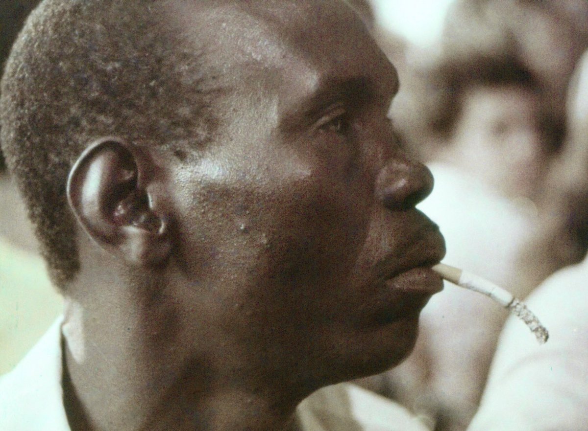 Confira imagens de nossa nova digitalização em 2K do filme Com Choro e Tudo na Penha (1978), de Eunice Gutman e Regina Veiga