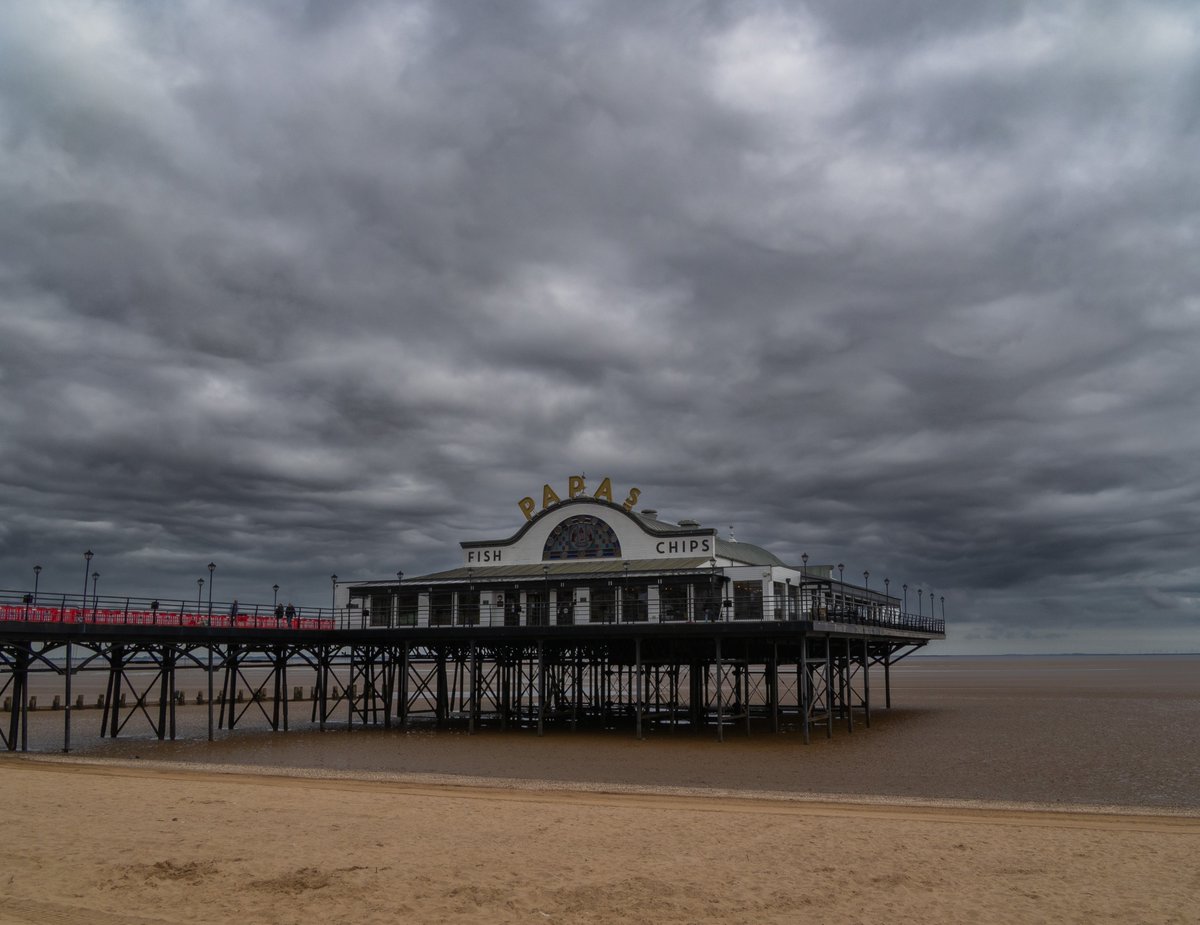 Reynard84's tweet image. Papas. #Pier #Cleethorpes