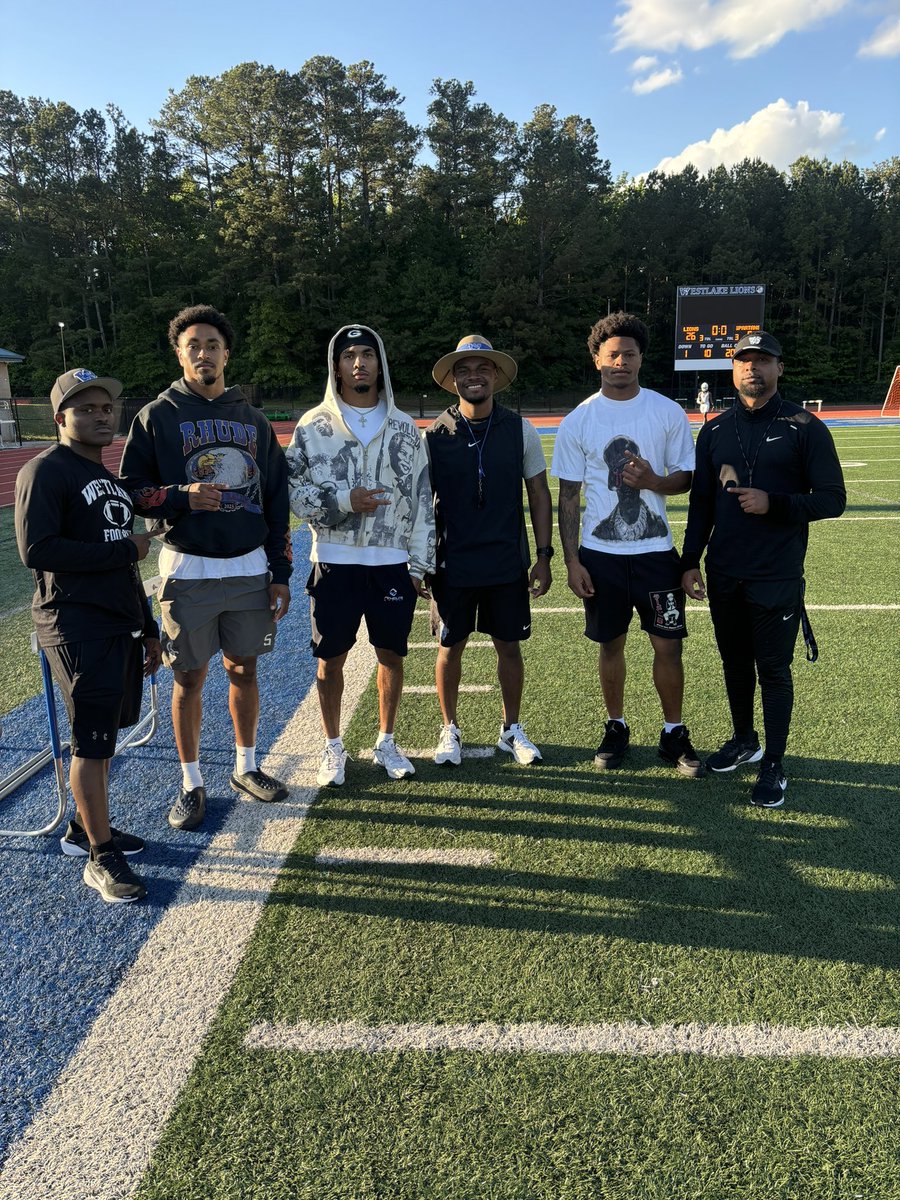 We appreciate our alumni Micah Robinson, Clayton Powell-Lee, &amp; Rae’mon Mosby for coming back to support our Lions during practice!! 

#ALLIN