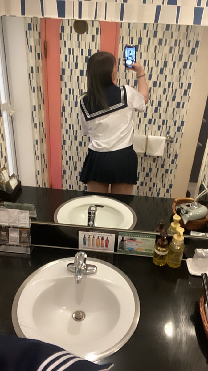 GWラストー！！！
町田出勤してるよん🥺🎶

GW明けの出勤決まってないから会いに来てくれたら嬉しいなあ💗

スカートはやっぱり短い方がかわいいよね！！！🥹💜