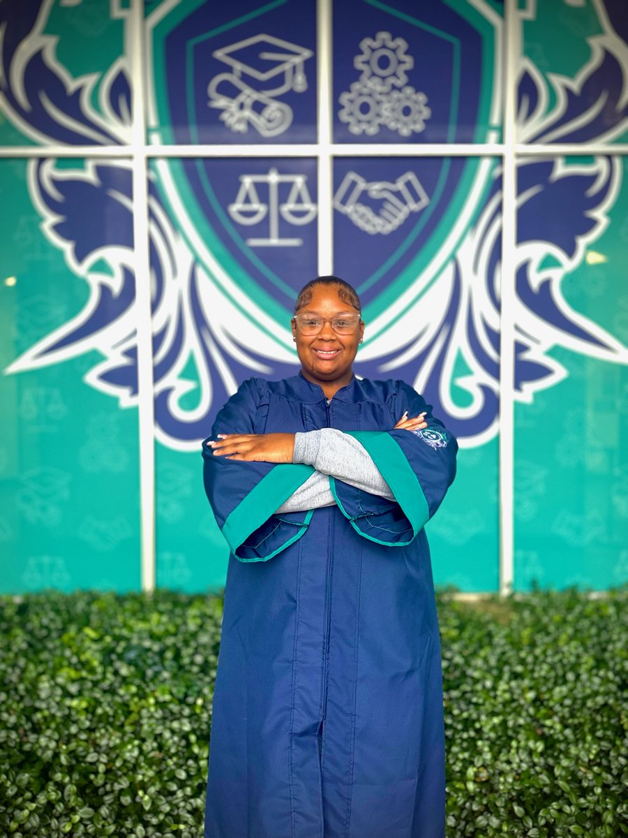 We proudly celebrate our 90th graduate—Jaela Moore! 🎓 Against all odds, you persevered and pushed through. Your strength and determination inspire us all. We are so proud of you! 🌟 #MomentumHS #Classof2025 #ProudMariners