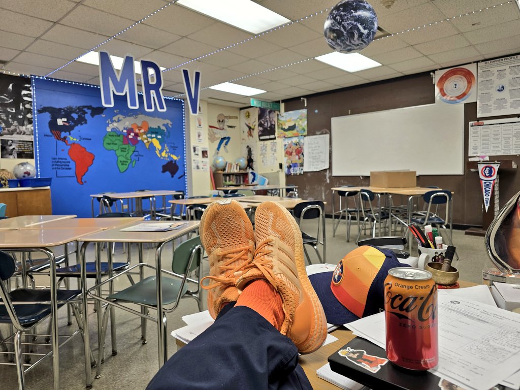 IB History teachers on 5/6 be like... #dphistory #ibteacher #baldhistoryteacher