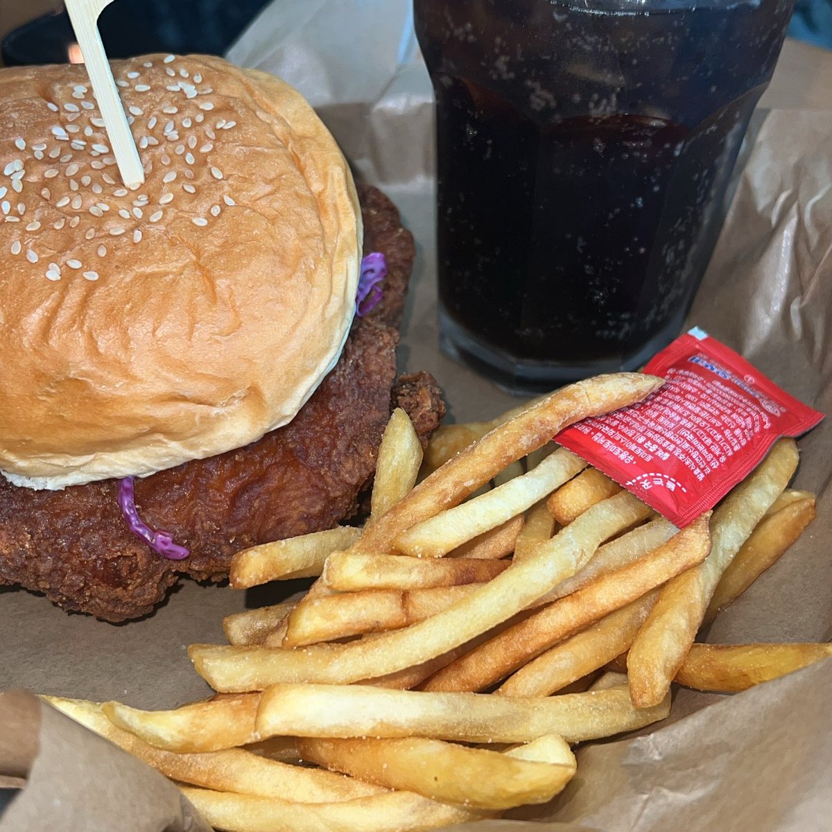 Lho, kok makanannya sama? 😅