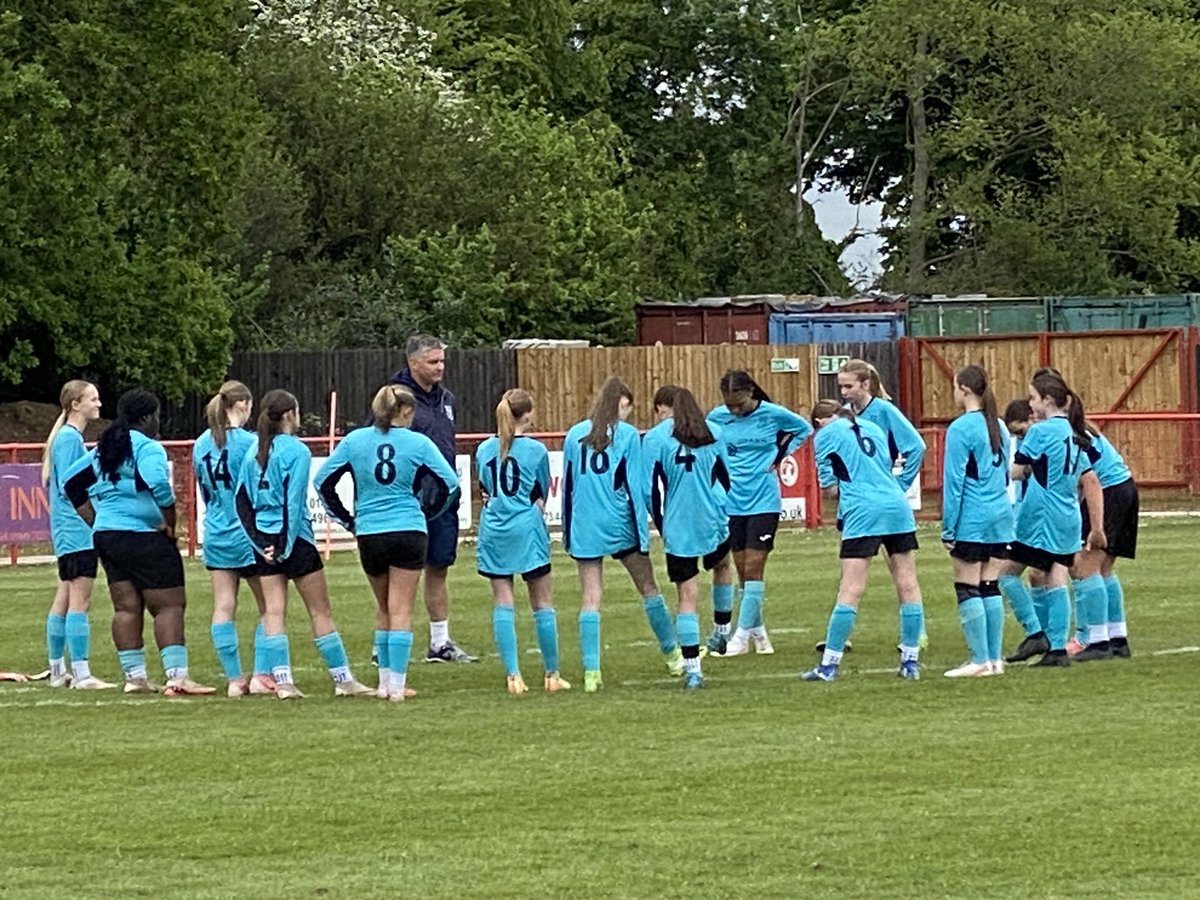 Yr 9 Girls ready for their ⁦<a href="/SCSFA_football/">Suffolk Schools FA</a>⁩ final 👏👏👏👏