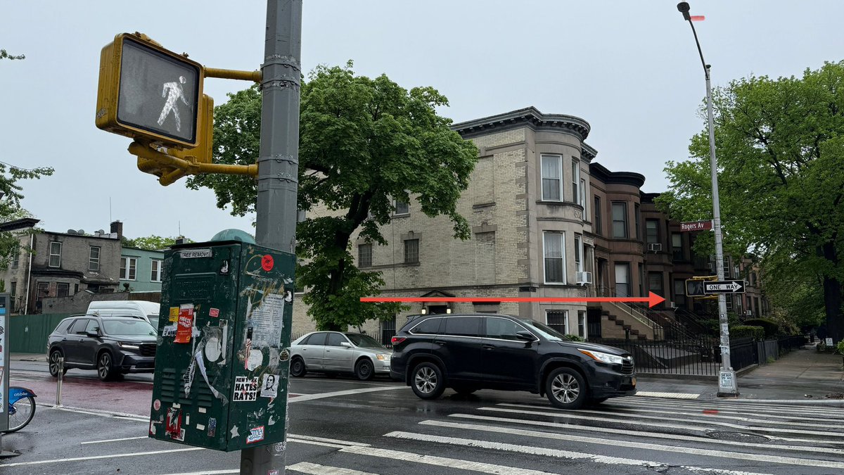 paco (dave) abraham (@subtle116) on Twitter photo I saw electrical repairs happening at Lincoln & Rogers in BK this AM to fix signals. Truck is already gone but one corners’ pedestrians signals are again not working. Nothing viable on SW corner. <a href="/nyc311/">New York City 311</a> please file urgent repair request for me. Cc <a href="/NYC_DOT/">NYC DOT</a> <a href="/eanorv/">Ethan Norville</a> <a href="/Bklyn_CB9/">Bklyn CB9</a> I saw electrical repairs happening at Lincoln & Rogers in BK this AM to fix signals. Truck is already gone but one corners’ pedestrians signals are again not working. Nothing viable on SW corner. <a href="/nyc311/">New York City 311</a> please file urgent repair request for me. Cc <a href="/NYC_DOT/">NYC DOT</a> <a href="/eanorv/">Ethan Norville</a> <a href="/Bklyn_CB9/">Bklyn CB9</a>