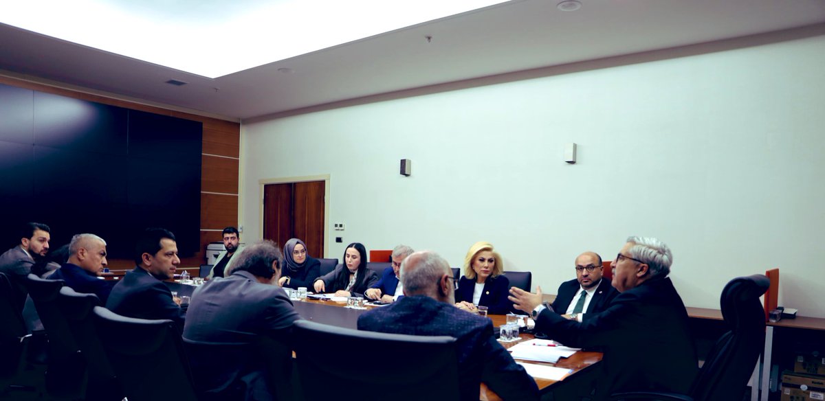 HuseyinYayman's tweet photo. 📍AK Parti Genel Merkezi 🇹🇷

Kültür ve Sanat Politikaları Başkan Yardımcılarımızla istişare ve değerlendirme toplantımızı gerçekleştirdik.

Türkiye Yüzyılı Kültür ve Sanat Vizyon Belgemiz çerçevesinde yürütülen projeleri ele aldık; yaklaşan etkinliklerimizi, şehir buluşmalarımızı ve birim faaliyetlerimizi değerlendirdik.

Milletimize, kültür ve sanat dünyamıza, teşkilatımıza katkı sunacak çalışmaları kararlılıkla sürdürmeye devam edeceğiz.

#TürkiyeYüzyılı 🇹🇷