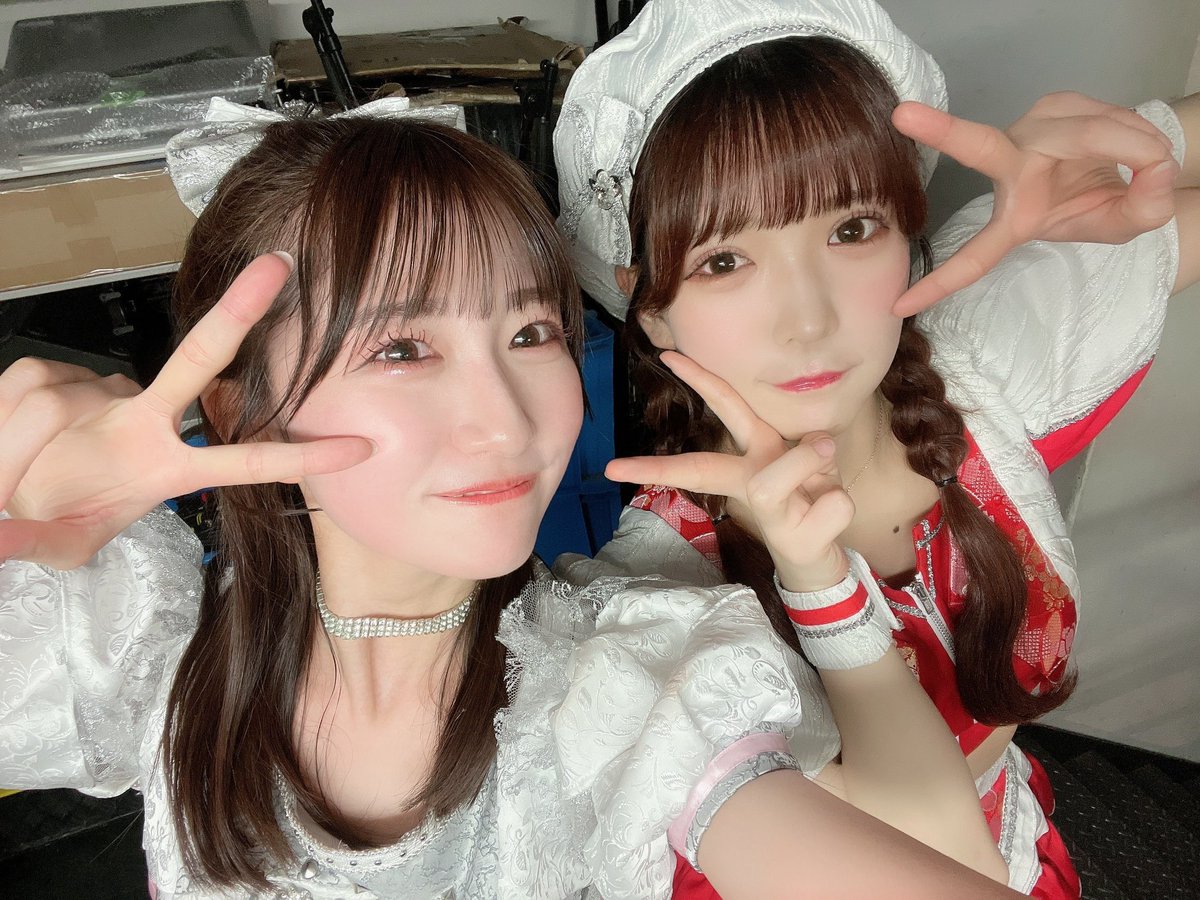 ruuki_chan_'s tweet photo. りおちゃんまん！！！！❤️ 
うちら大人になったねって話してた（笑）
やっぱりりおちゃんの歌声大好きだよ〜💭
また2マンできますように！！！
ご飯行こおお〜🥂 https://t.co/H6a1ajgAV0