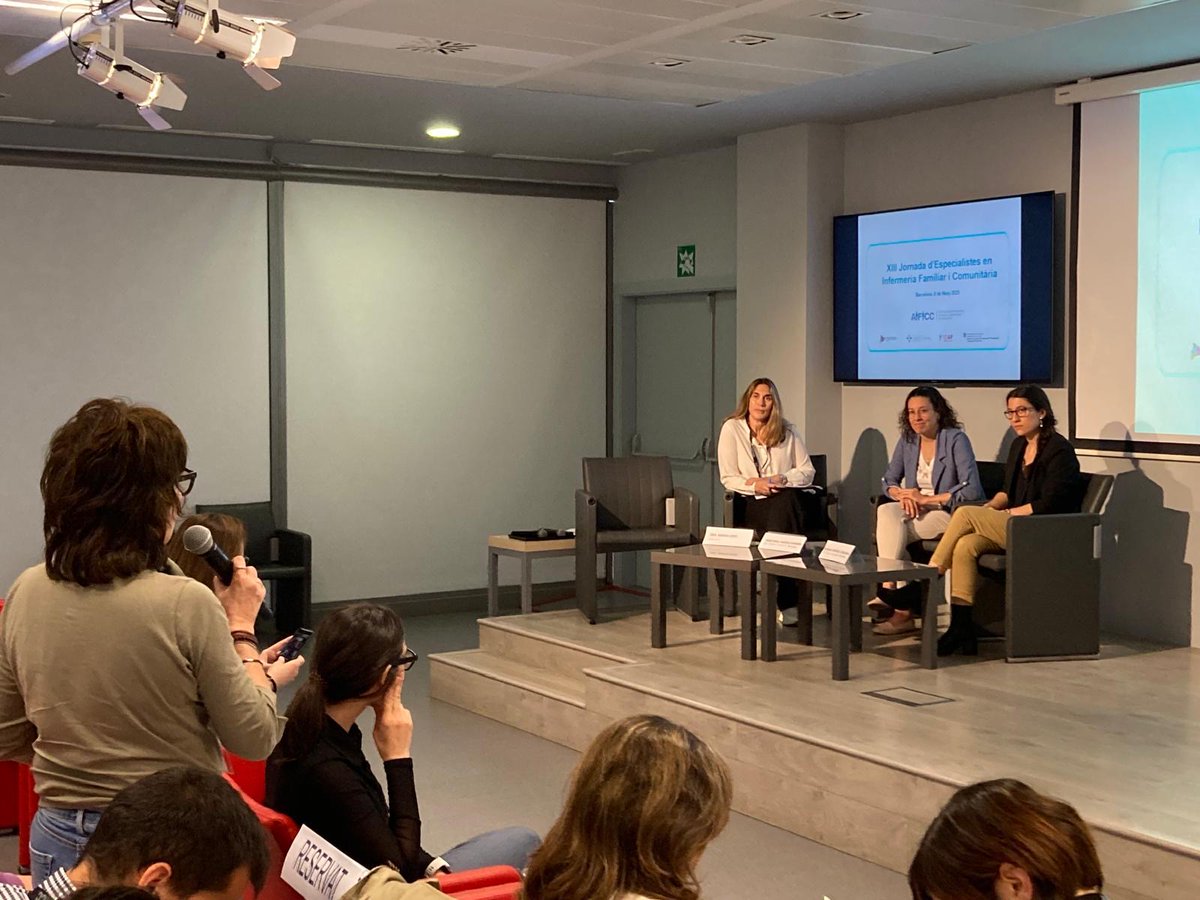 Avui hem participat en la 13a edició de la Jornada d'Especialistes en #Infermeria #FamiliariComunitaria organitzada des de l'<a href="/AIFICC/">AIFICC</a> en el <a href="/COIBarcelona/">Col·legi d'Infermeres i Infermers de BCN (COIB)</a>!

La presidenta de la subcomissió de la #UDMAFICClinicMaternitat, la #infermera Mireia López ha moderat la primera taula 👇