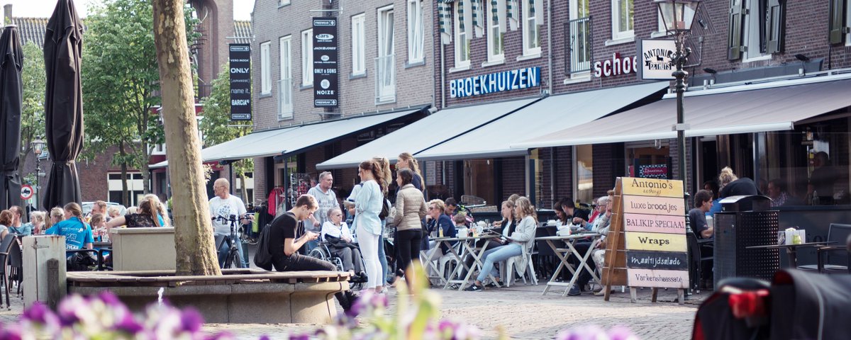 🗣️ Wij zijn bezig met een update van het #evenementen- en #horecabeleid en de regels rondom #paracommercie (denk aan alcohol schenken bij sportclubs en buurthuizen). De eerste versie is klaar en ligt ter inzage. Wat vind jij van de #plannen? ➡️ bunschoten.nl/evenementen-en…