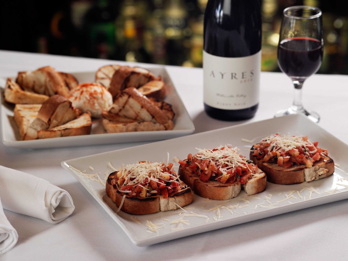 Osteria IL Centro has a few remaining reservations leading up to Mother's Day this weekend! ✨ 

Bring Mom to OIC now through Saturday, May 10, 2025, OIC will treat her to a complimentary glass of wine or select appetizer!

Make your reservation here → bit.ly/42AEnwX