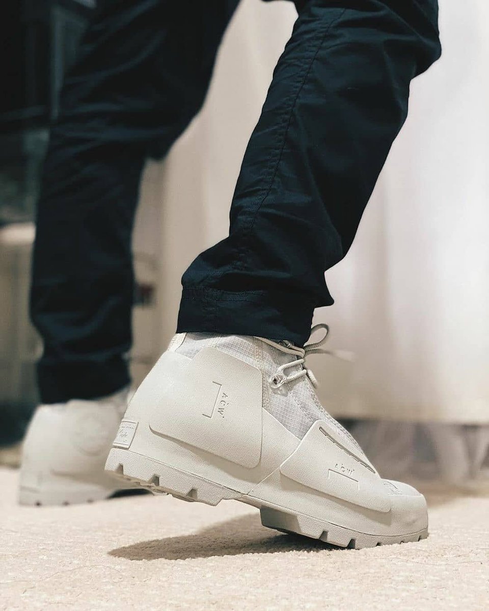 mactrendz's tweet photo. @Malaikakez WhatsApp +256755272634 for deliveries — Converse x A-COLD-WALL* Lugged “Cream” available in sizes 40–45. Elevated streetwear with rugged edge and minimalist design.
#ConverseACW #ACOLDWALL #SneakerStyleUG #CreamLugged #StreetwearUG https://t.co/bRlVLPToiv