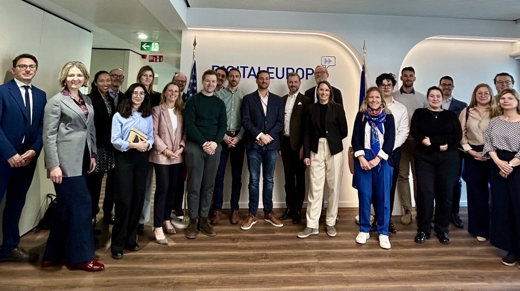DIGITALEUROPE (@digitaleurope) on Twitter photo 🤝 Great to have Rufino Hurtado, Senior Trade Representative from <a href="/US2EU/">U.S. Mission to the EU</a>, dropping by our offices today!
We talked about how to keep EU-US ties strong, especially when it comes to digital trade and global #AI standards. Working together isn’t just smart: it’s essential.
P.S.: 🤝 Great to have Rufino Hurtado, Senior Trade Representative from <a href="/US2EU/">U.S. Mission to the EU</a>, dropping by our offices today!
We talked about how to keep EU-US ties strong, especially when it comes to digital trade and global #AI standards. Working together isn’t just smart: it’s essential.
P.S.: