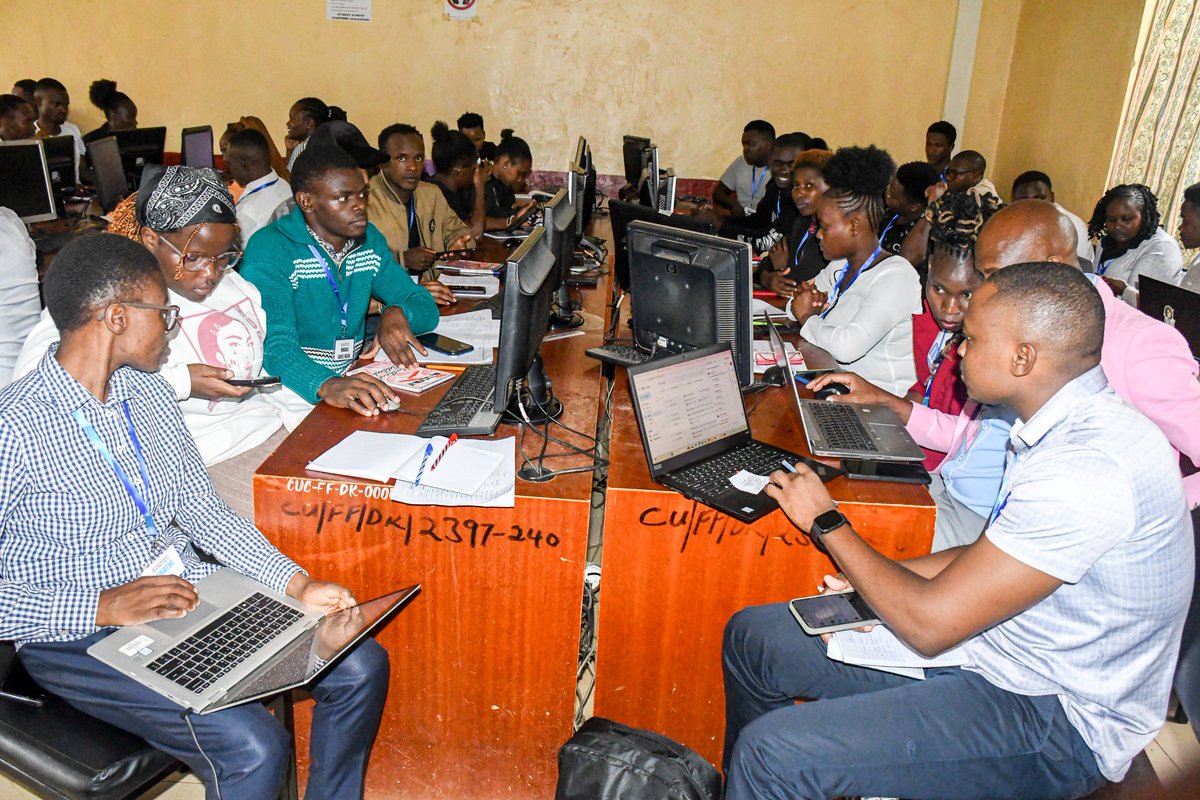 chuka__uni's tweet image. Day 2 of the Electronic Structure Methods workshop, held under the theme &quot;Physics Without Frontiers,&quot; has concluded successfully. Attendees engaged in in-depth discussions on the role of quantum mechanics in electronic structure, gaining a comprehensive understanding of wave…