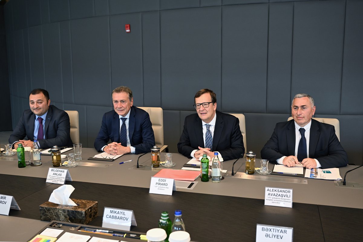 economiczones's tweet image. İqtisadiyyat naziri Mikayıl Cabbarov (@MikayilJabbarov) İsveçrənin "Japan Tobacco International" (@JTI_global) şirkətinin baş icraçı direktoru Eddi Pirard ilə görüşüb.  

Ətraflı - bit.ly/44r3QKC 

#EconomyAz