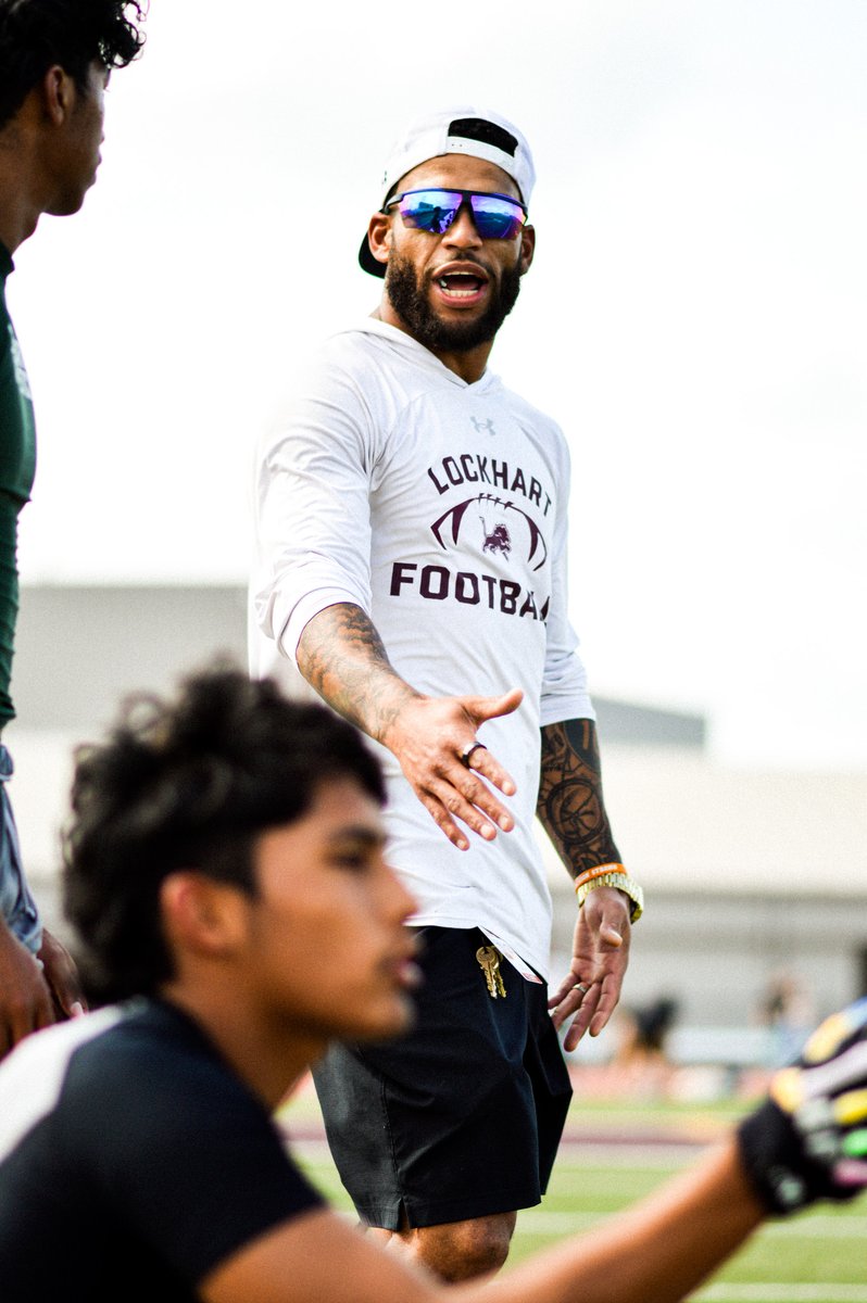 Teacher Appreciation Week: Coaches Edition

1-0    

#PRIDE #TCC #BELIEVE