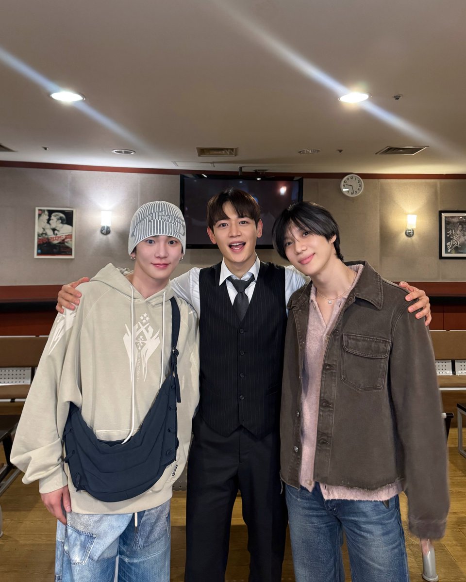 SHINee tweet media