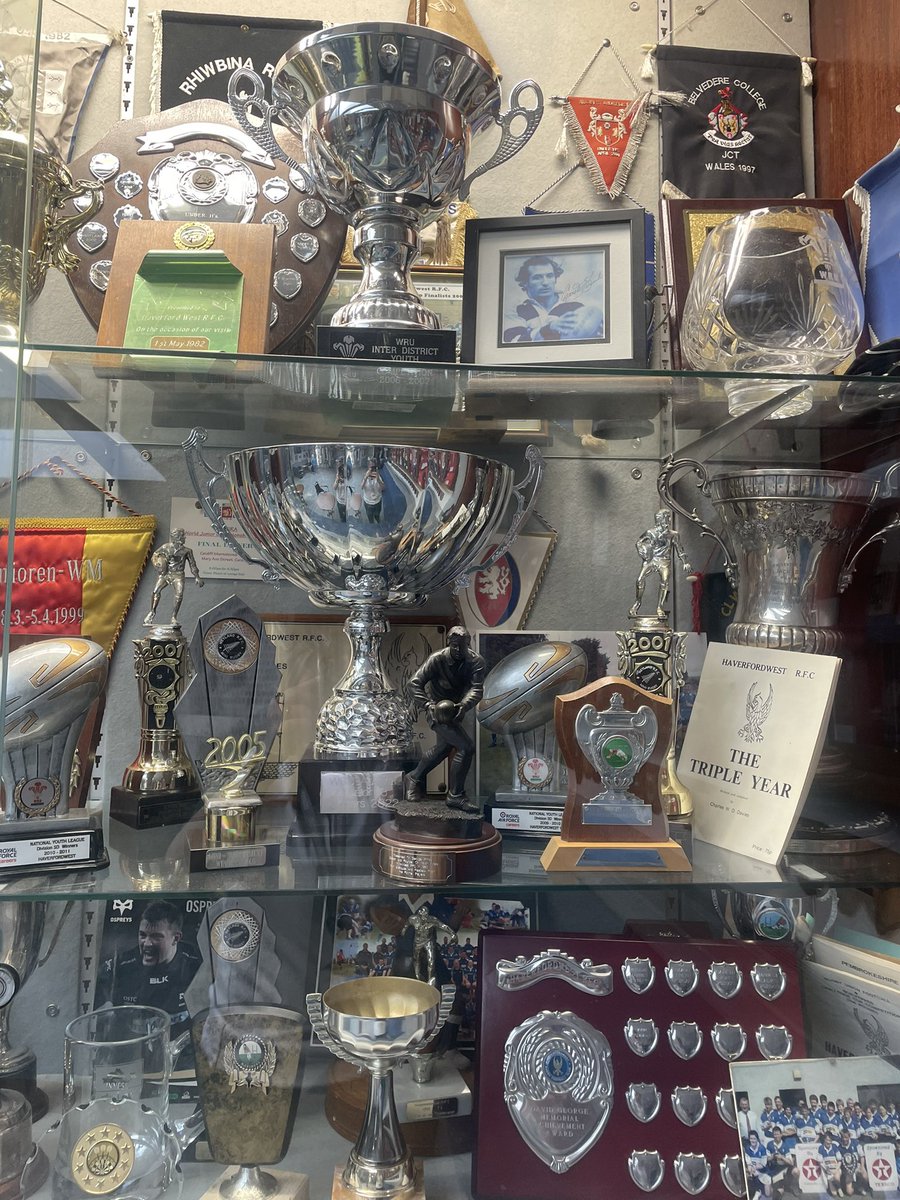 LifeAtStNon's tweet image. Last week we visited Haverfordwest Rugby Club. Thanks to Sarah, who volunteers at the club, we were able to enjoy a private tour and a non-alcoholic Guiness! 🏉