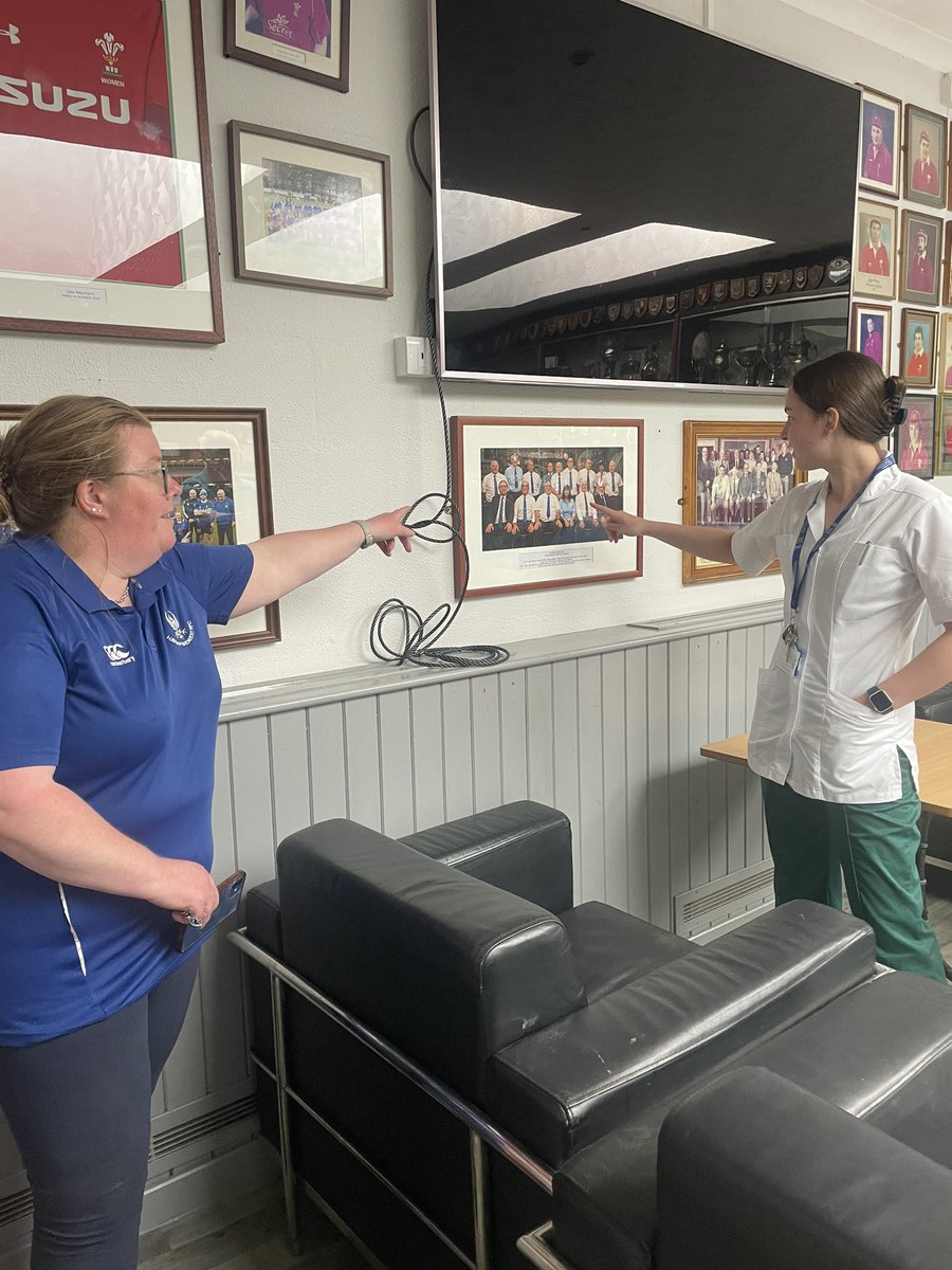 LifeAtStNon's tweet image. Last week we visited Haverfordwest Rugby Club. Thanks to Sarah, who volunteers at the club, we were able to enjoy a private tour and a non-alcoholic Guiness! 🏉