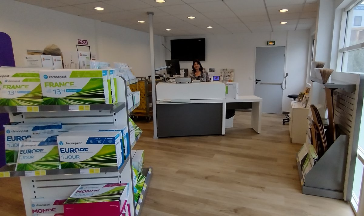 #LaPoste a rouvert, le 5 mai, son espace Pro de #LIsleAdam , entièrement réaménagé pour faciliter le quotidien et répondre aux besoins spécifiques des #professionnels
Toute une gamme de solutions et de conseils à leur dispo !
📍1 bd Napoléon 1er, lun. au ven. 9h-17h, sam. 9h-12h