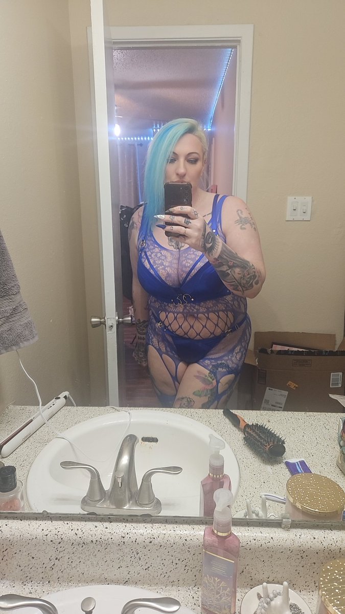 Just launched my premium Snapchat -
$80 to add annually, guaranteed snaps daily and customs available.  DM for details and let’s play 😈