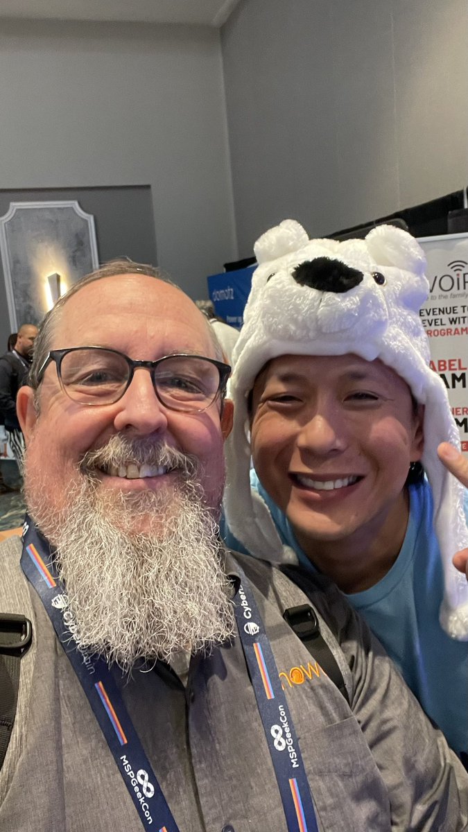ErichKron's tweet image. It was awesome running across Justin Ong yesterday at #MSPGeekCon2025. 

This has been a really fun conference, andI’m looking forward to seeing what shenanigans today holds.