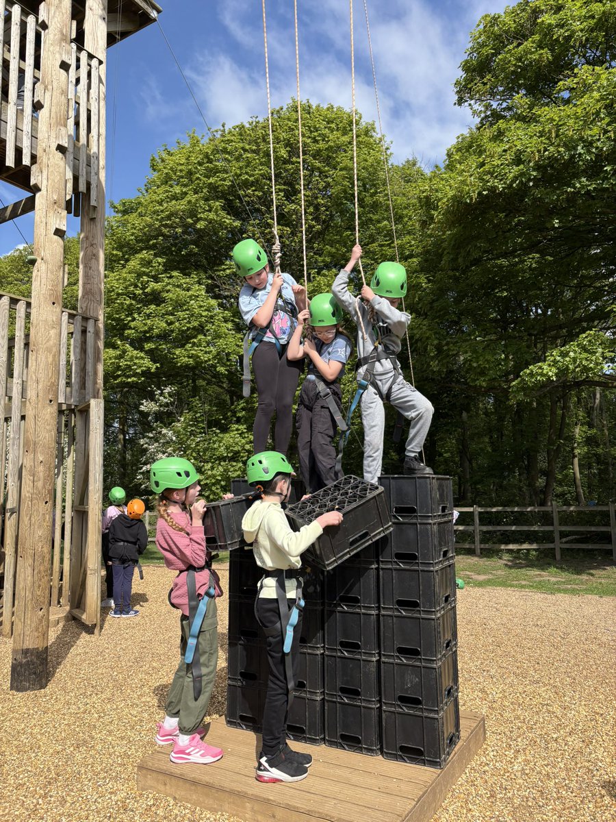 BarnfieldsPS's tweet image. Today, Year 5 swapped the classroom for adventure at Laches Wood! 🏹🪓 🧗🏼 From axe throwing to high ropes, they showed courage, teamwork &amp;amp; resilience in buckets! A day full of fun, challenges &amp;amp; proud achievements! ⭐️