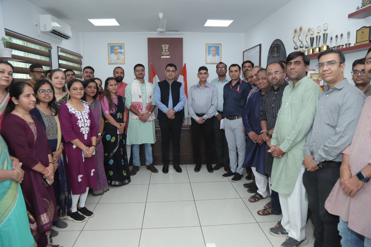 kkyadava's tweet image. नवनिर्मित अहमदाबाद सिटी मंडल कार्यालय का नवरंगपुरा प्रधान डाकघर भवन में किया उद्घाटन।प्रवर अधीक्षक कार्यालय व प्रधान डाकघर दोनों के एक ही भवन में होने से आपसी समन्वय व संचार में सुविधा, जिससे सेवाओं की गुणवत्ता बढ़ेगी।

#IndiaPost #KrishnaKumarYadav #PostmasterGeneral #Ahmedabad